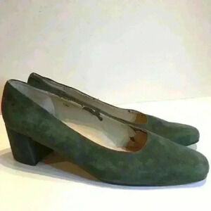 vaneli East Womans Heels Size 10 N Green Suede